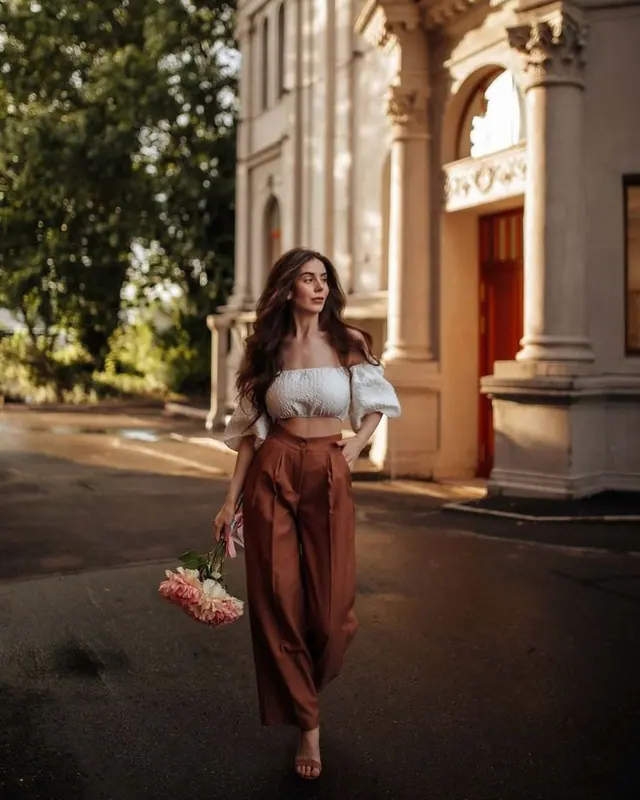 Прогулка у старинного особняка